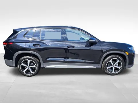 More photos of 2025 Volkswagen Tiguan 2.0T SE at Bud Clary Auburn Volkswagen, WA