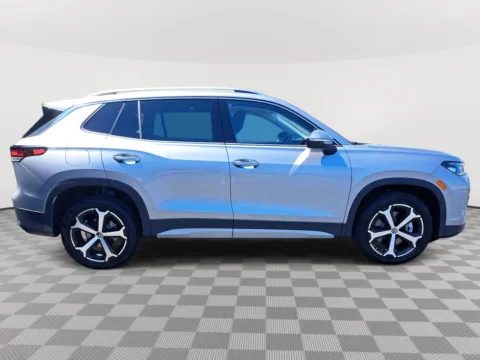 More photos of 2025 Volkswagen Tiguan SE at Auburn Volkswagen, WA