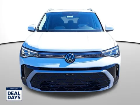 Photos of 2025 Volkswagen Taos 1.5T SEL for sale in Auburn, WA at Auburn Volkswagen