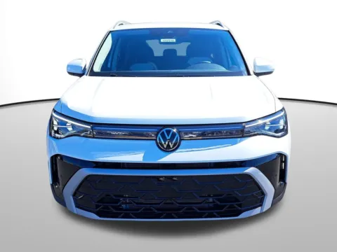 Photos of 2025 Volkswagen Taos 1.5T SEL for sale in Auburn, WA at Auburn Volkswagen