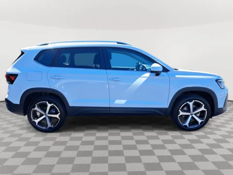 More photos of 2025 Volkswagen Taos SEL at Auburn Volkswagen, WA