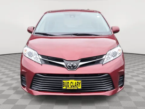 Another view of 2018 Toyota Sienna LE for sale in Auburn, WA at Auburn Volkswagen