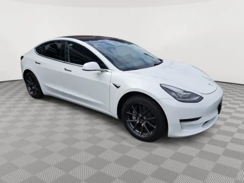 More photos of 2018 Tesla Model 3 at Auburn Volkswagen, WA
