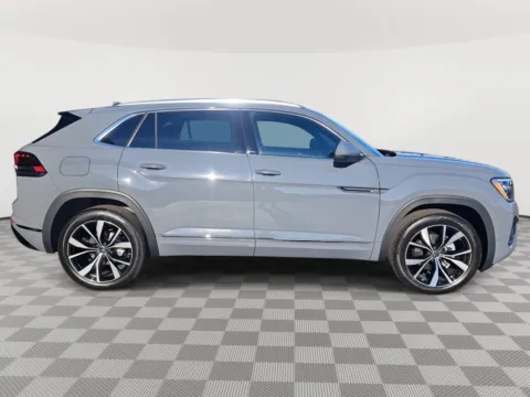 More photos of 2025 Volkswagen Atlas Cross Sport 2.0T SEL Premium R-Line at Auburn Volkswagen, WA