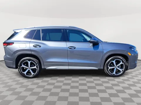 More photos of 2025 Volkswagen Tiguan SE at Auburn Volkswagen, WA