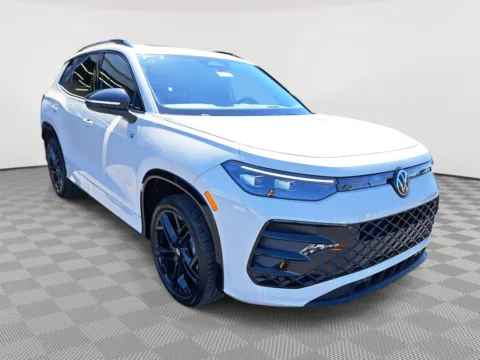 More photos of 2025 Volkswagen Tiguan SE R-Line Black at Auburn Volkswagen, WA