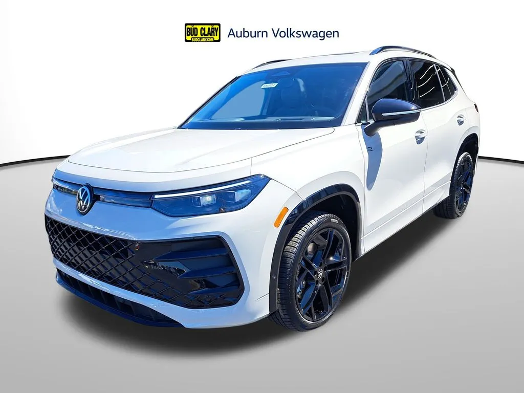 Beige 2025 Volkswagen Tiguan 2.0T SE R-Line Black for sale in Auburn, WA