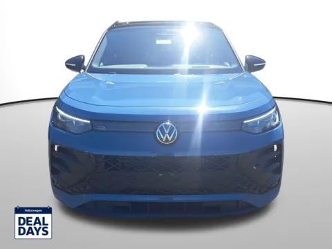 Photos of 2025 Volkswagen Tiguan 2.0T SE R-Line Black for sale in Auburn, WA at Auburn Volkswagen