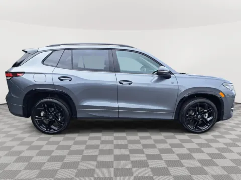 More photos of 2025 Volkswagen Tiguan SE R-Line Black at Auburn Volkswagen, WA
