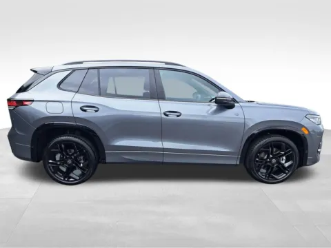 More photos of 2025 Volkswagen Tiguan 2.0T SE R-Line Black at Bud Clary Auburn Volkswagen, WA