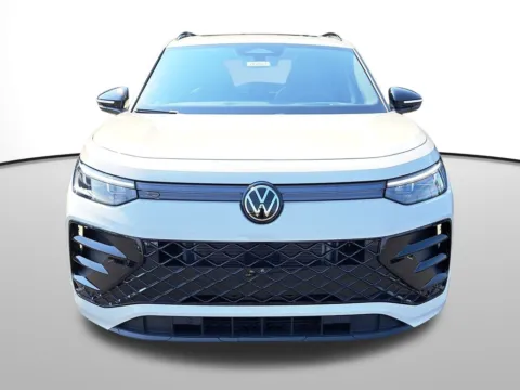 Photos of 2025 Volkswagen Tiguan 2.0T SE R-Line Black for sale in Auburn, WA at Auburn Volkswagen