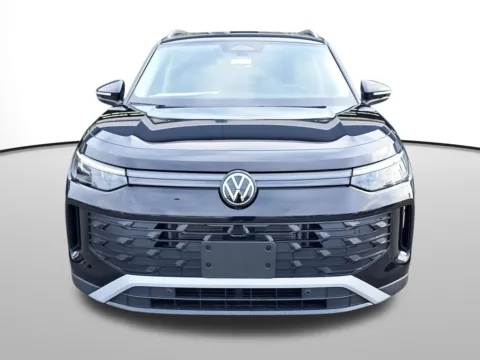 Photos of 2025 Volkswagen Tiguan 2.0T SE for sale in Auburn, WA at Auburn Volkswagen