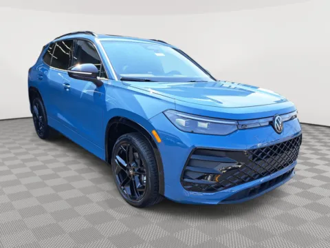 More photos of 2025 Volkswagen Tiguan SE R-Line Black at Auburn Volkswagen, WA