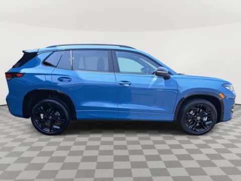 More photos of 2025 Volkswagen Tiguan SE R-Line Black at Auburn Volkswagen, WA