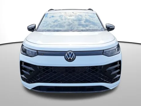 Photos of 2025 Volkswagen Tiguan 2.0T SE R-Line Black for sale in Auburn, WA at Auburn Volkswagen