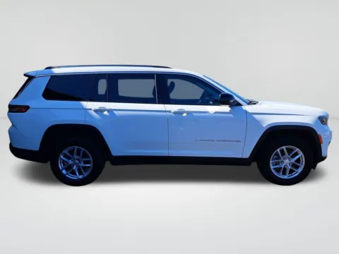 More photos of 2023 Jeep Grand Cherokee L Laredo at Auburn Volkswagen, WA