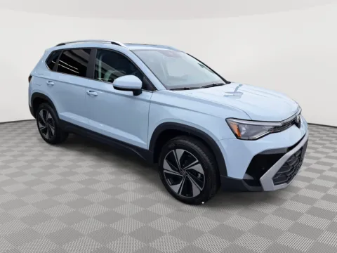 More photos of 2025 Volkswagen Taos SE at Auburn Volkswagen, WA