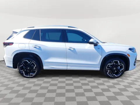More photos of 2025 Volkswagen Tiguan SEL R-Line at Auburn Volkswagen, WA
