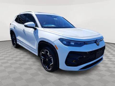 More photos of 2025 Volkswagen Tiguan SEL R-Line at Auburn Volkswagen, WA