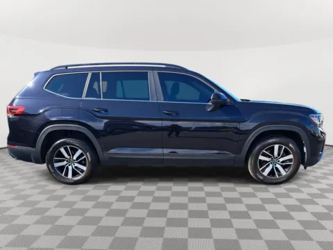 More photos of 2021 Volkswagen Atlas 2.0T SE at Auburn Volkswagen, WA