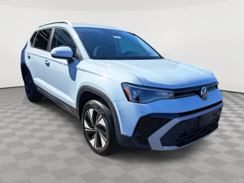 More photos of 2025 Volkswagen Taos SE at Auburn Volkswagen, WA
