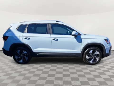 More photos of 2025 Volkswagen Taos SE at Auburn Volkswagen, WA