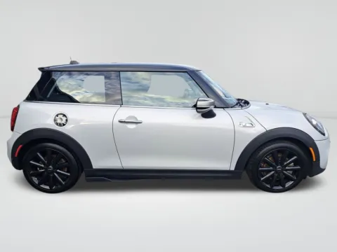 More photos of 2020 MINI Cooper S Classic at Auburn Volkswagen, WA