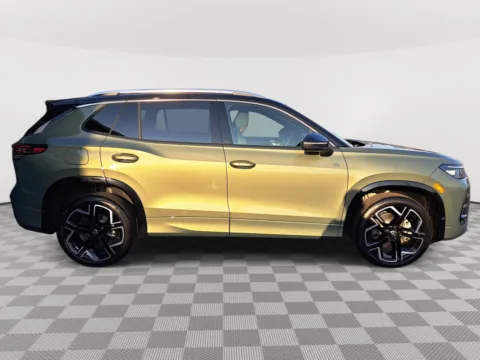 More photos of 2025 Volkswagen Tiguan SEL R-Line at Auburn Volkswagen, WA