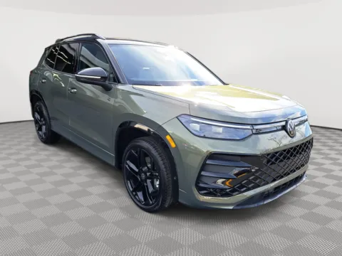 More photos of 2025 Volkswagen Tiguan SE R-Line Black at Auburn Volkswagen, WA