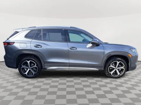 More photos of 2025 Volkswagen Tiguan SE at Auburn Volkswagen, WA