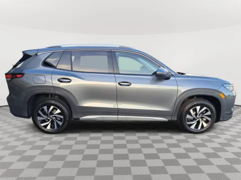 More photos of 2025 Volkswagen Tiguan S at Auburn Volkswagen, WA