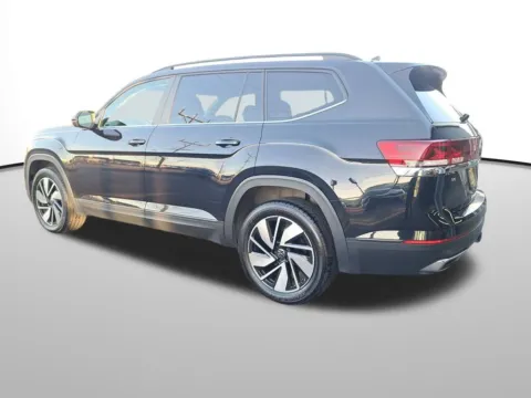 Another view of 2024 Volkswagen Atlas 2.0T SE w/Technology for sale in Auburn, WA at Auburn Volkswagen