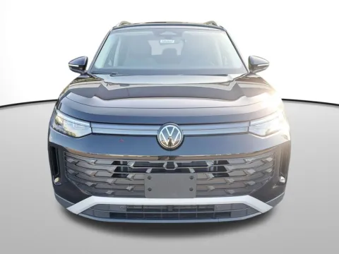 Photos of 2025 Volkswagen Tiguan 2.0T SE for sale in Auburn, WA at Auburn Volkswagen