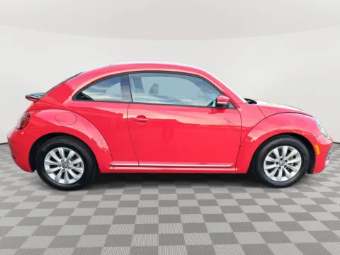 More photos of 2019 Volkswagen Beetle S at Auburn Volkswagen, WA