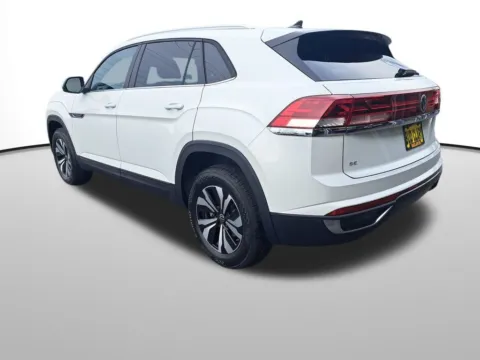 Another view of 2026 Volkswagen Atlas Cross Sport 2.0T SE for sale in Auburn, WA at Auburn Volkswagen