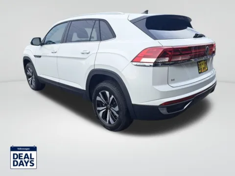 Another view of 2026 Volkswagen Atlas Cross Sport 2.0T SE for sale in Auburn, WA at Auburn Volkswagen