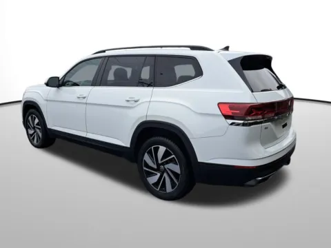 Another view of 2024 Volkswagen Atlas 2.0T SE w/Technology for sale in Auburn, WA at Auburn Volkswagen