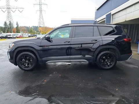 Photos of 2024 Volkswagen Atlas 2.0T Peak Edition SE w/Technology for sale in Auburn, WA at Auburn Volkswagen