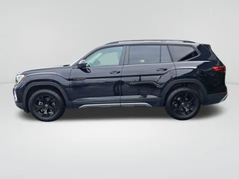 Photos of 2024 Volkswagen Atlas 2.0T Peak Edition SE w/Technology for sale in Auburn, WA at Auburn Volkswagen