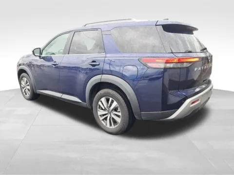 Another view of 2023 Nissan Pathfinder SL for sale in Auburn, WA at Bud Clary Auburn Volkswagen