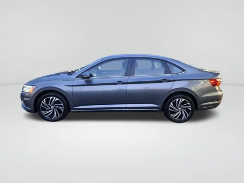 Photos of 2019 Volkswagen Jetta SEL Premium for sale in Auburn, WA at Auburn Volkswagen