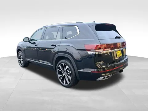 Another view of 2026 Volkswagen Atlas 2.0T SEL Premium R-Line for sale in Auburn, WA at Bud Clary Auburn Volkswagen