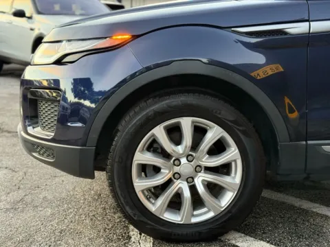 More photos of 2018 Land Rover Range Rover Evoque SE Sport Utility 4D at Wanted Cars, FL
