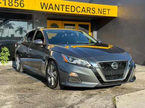 Another view of 2021 Nissan Altima 2.5 S Sedan 4D for sale in North Miami Beach, FL at Wanted Cars