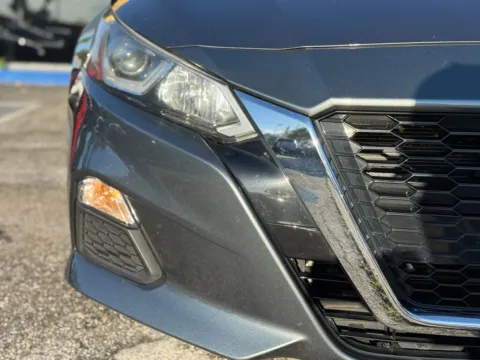 More photos of 2021 Nissan Altima 2.5 S Sedan 4D at Wanted Cars, FL