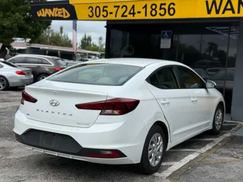 More photos of 2019 Hyundai Elantra SE Sedan 4D at Wanted Cars, FL