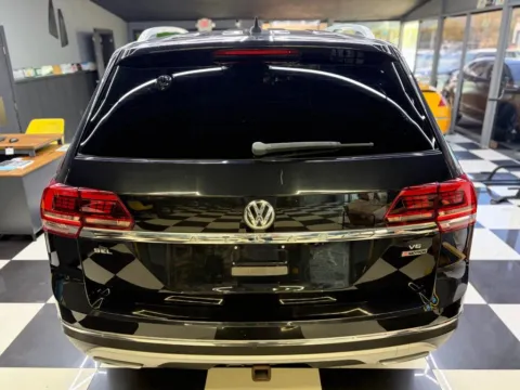 More photos of 2018 Volkswagen Atlas SEL Premium 4Motion Sport Utility 4D at Wanted Cars, FL