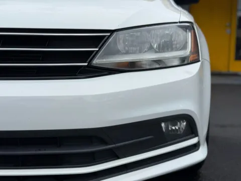 More photos of 2017 Volkswagen Jetta 1.8T SEL Sedan 4D at Wanted Cars, FL