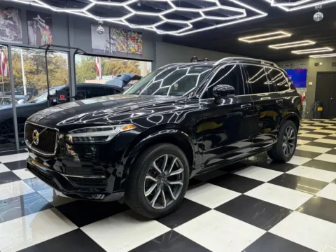 Black 2019 Volvo XC90 T5 Momentum Sport Utility 4D for sale in North Miami Beach, FL