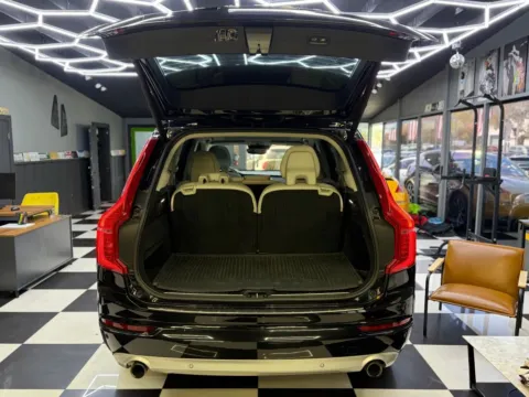 More photos of 2019 Volvo XC90 T5 Momentum Sport Utility 4D at Wanted Cars, FL
